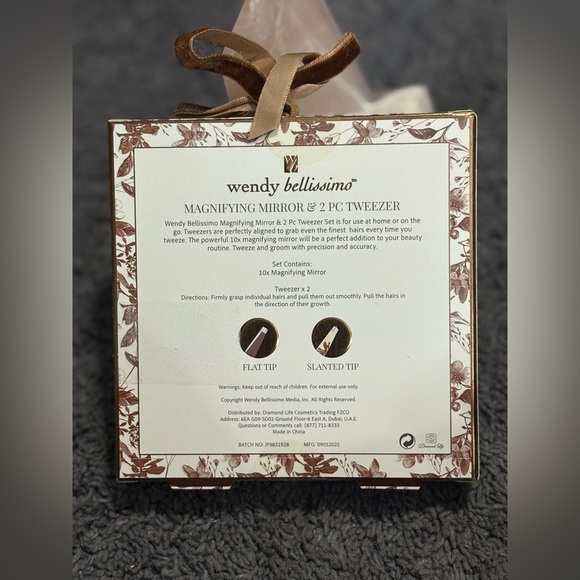 NWT Wendy Bellissimo Magnifying mirror and 2 pc tweezer - Picture 2 of 2